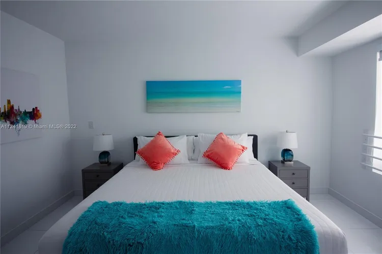 Carlyle Condo Hotel #2N image #24