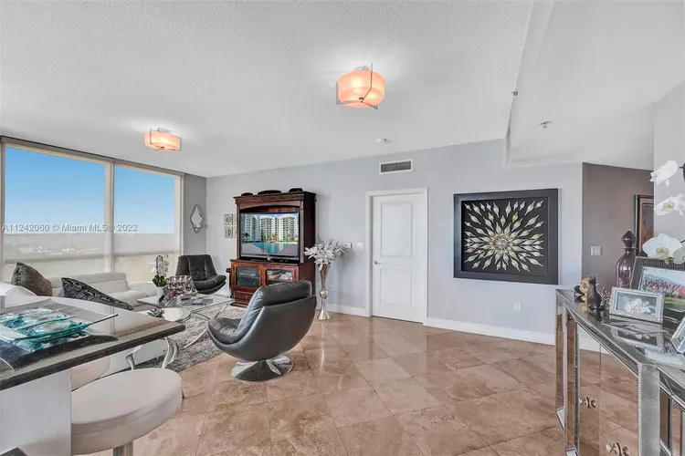 360 Condo #1112 image #17