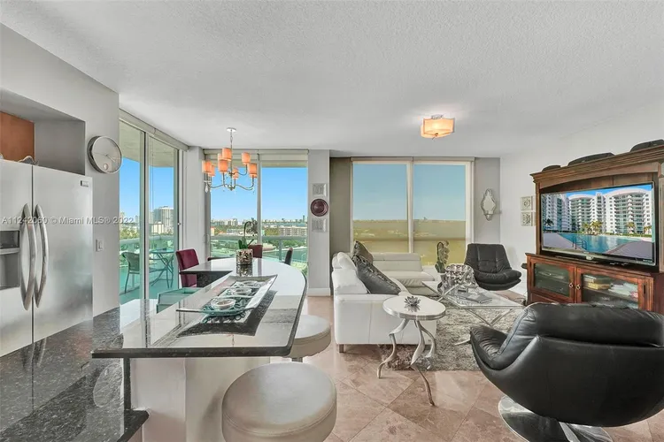 360 Condo #1112 image #21