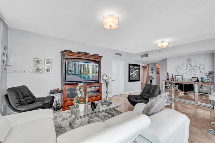 360 Condo #1112 image #23