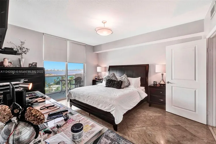 360 Condo #1112 image #24