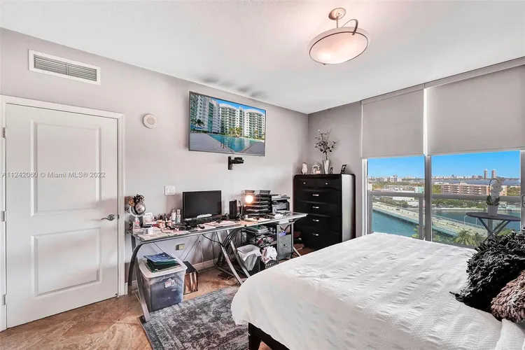 360 Condo #1112 image #25