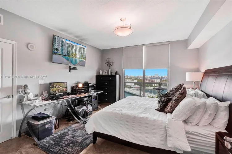 360 Condo #1112 image #26