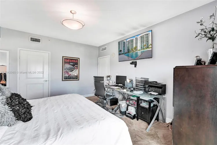 360 Condo #1112 image #29