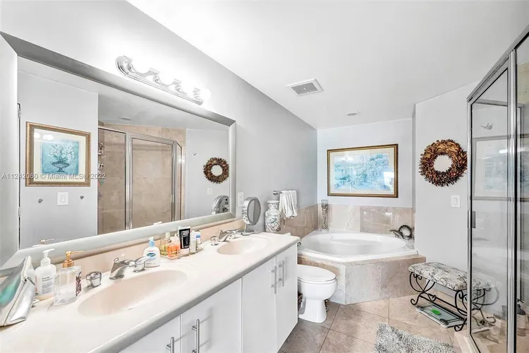 360 Condo #1112 image #30