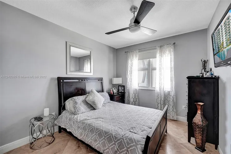 360 Condo #1112 image #34