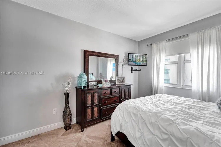 360 Condo #1112 image #40