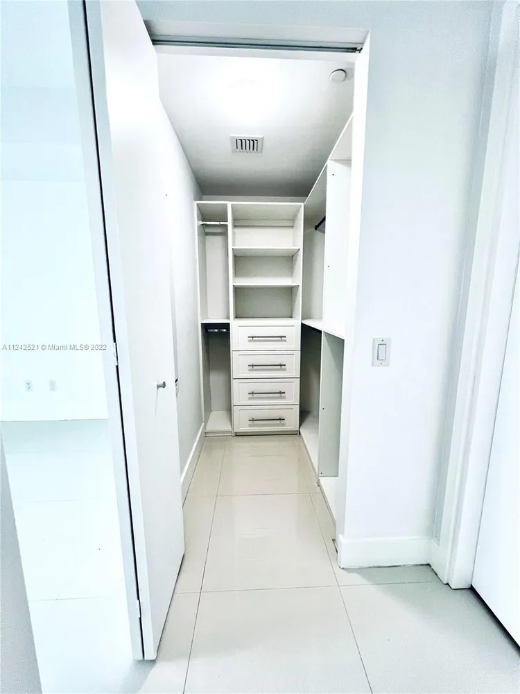 Brickell House #1608 image #13