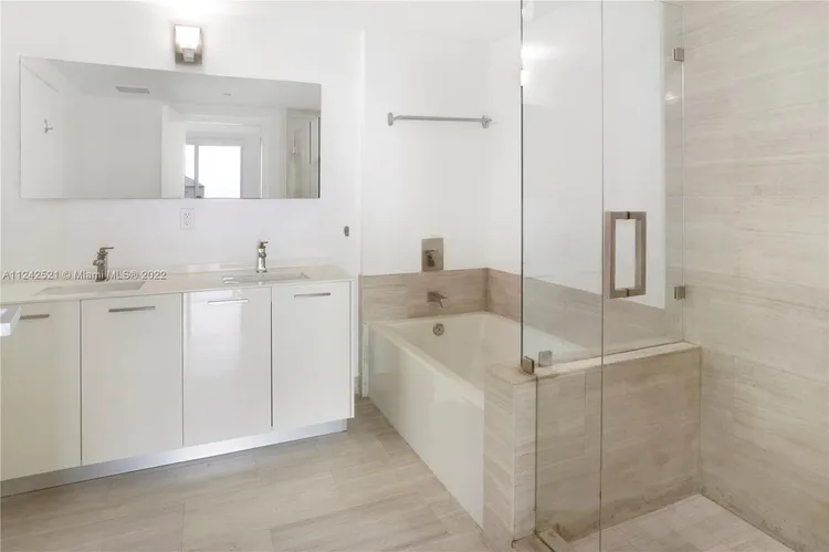 Brickell House #1608 image #15