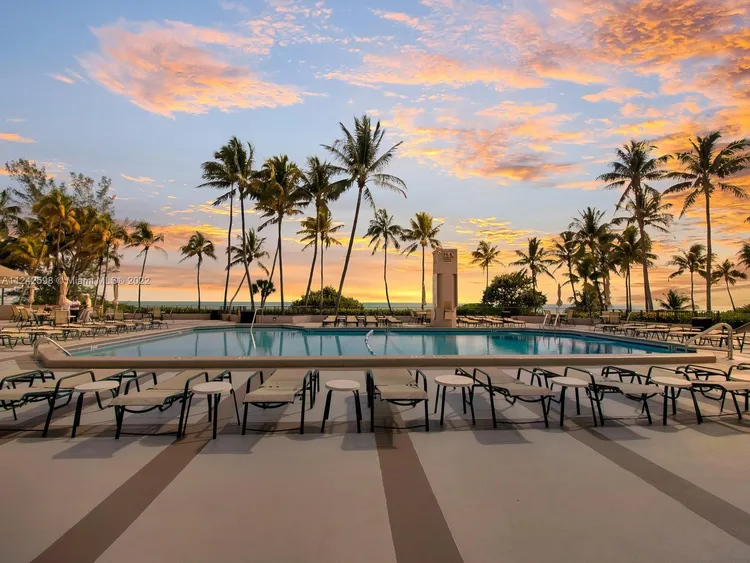 Key Colony IV Botanica #431 image #20