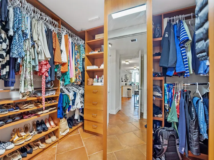 Key Colony IV Botanica #431 image #8