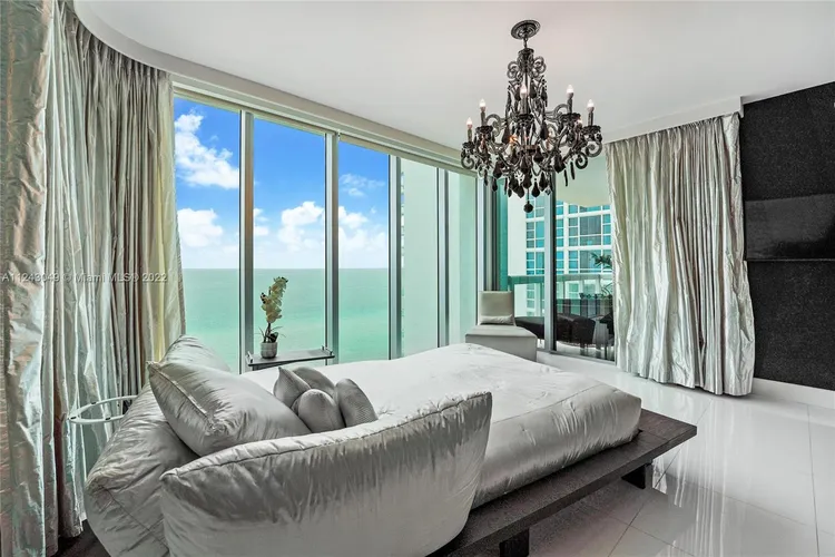 Carillon Condo North Tower #1108 image #10