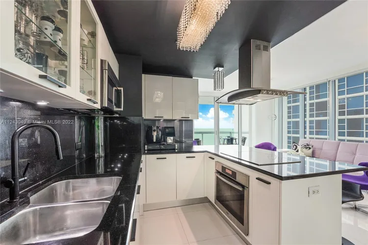 Carillon Condo North Tower #1108 image #11