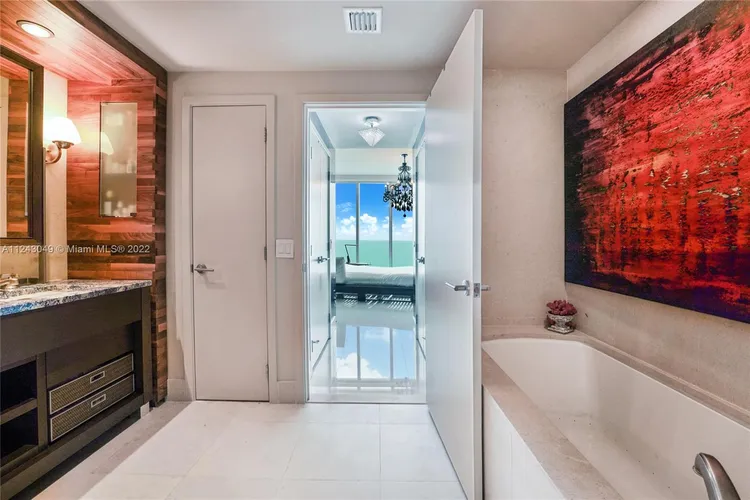 Carillon Condo North Tower #1108 image #13