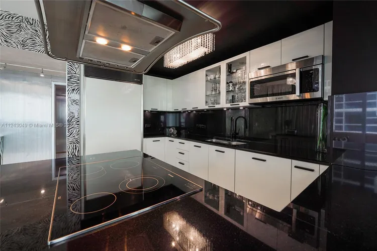 Carillon Condo North Tower #1108 image #17