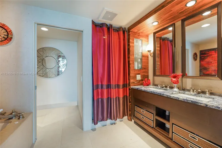 Carillon Condo North Tower #1108 image #34