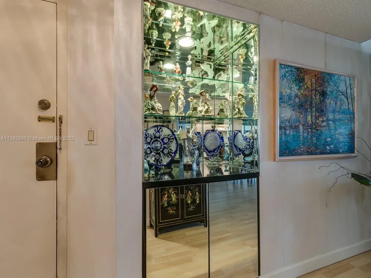 Olympus Towers and Marina #418 image #11