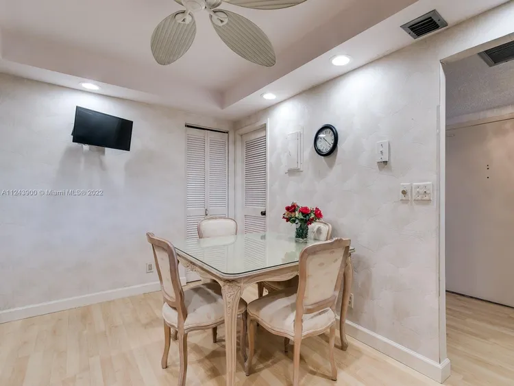 Olympus Towers and Marina #418 image #14