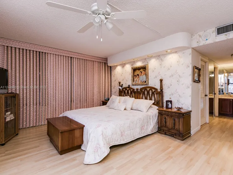 Olympus Towers and Marina #418 image #24