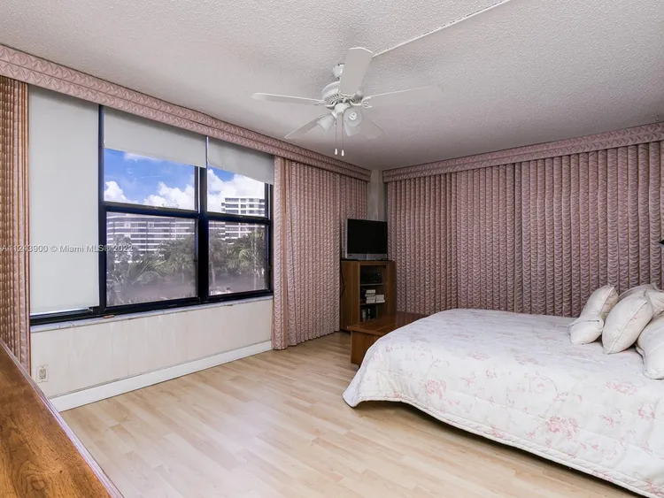 Olympus Towers and Marina #418 image #25