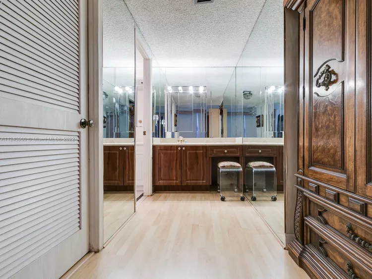 Olympus Towers and Marina #418 image #26