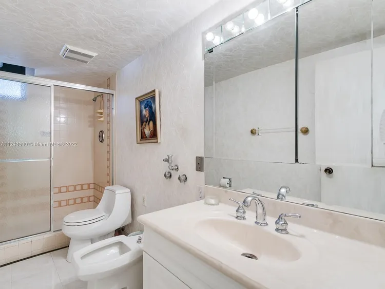 Olympus Towers and Marina #418 image #27