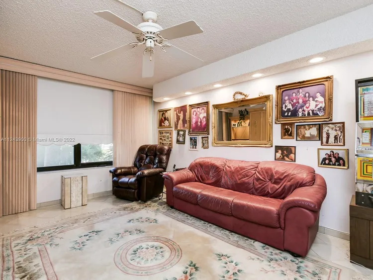 Olympus Towers and Marina #418 image #28