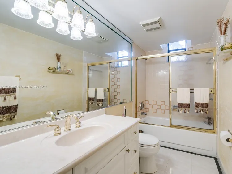 Olympus Towers and Marina #418 image #30