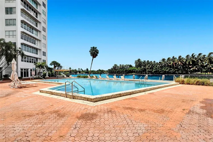 Blair House #2C image #15