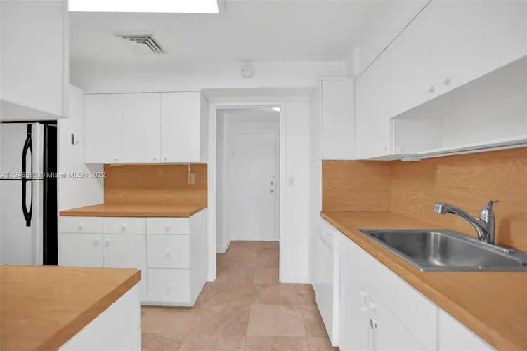 Blair House #2C image #18