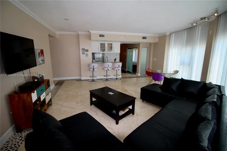 1800 Biscayne Plaza #306 image #6
