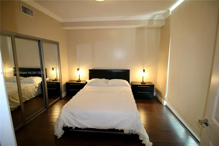 1800 Biscayne Plaza #306 image #9