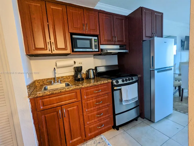 Aventura Beach Club #246 image #6