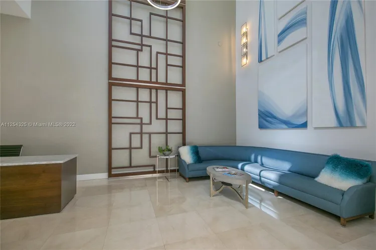 La Tour #PH2602 image #10