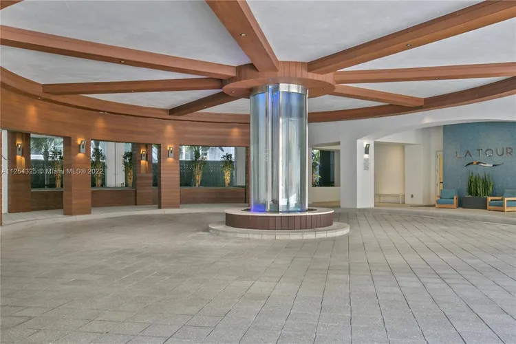 La Tour #PH2602 image #17