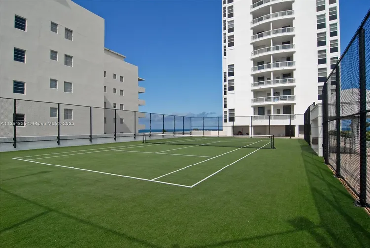 La Tour #PH2602 image #19