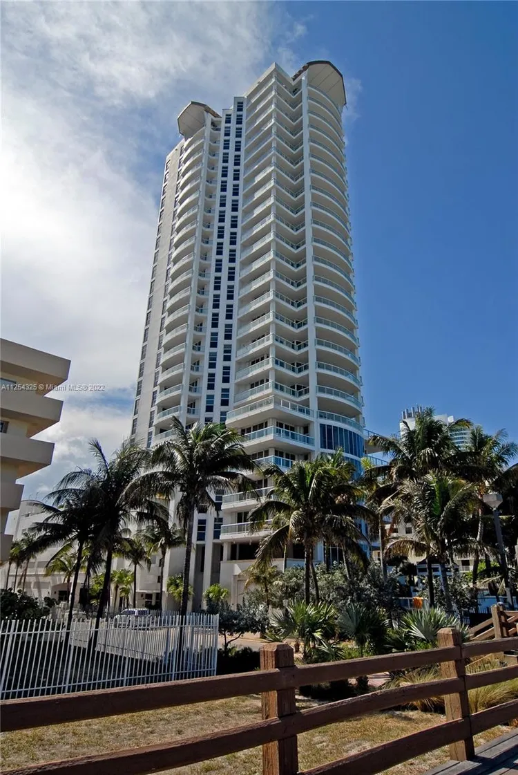 La Tour #PH2602 image #20