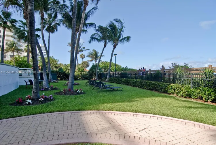 La Tour #PH2602 image #21