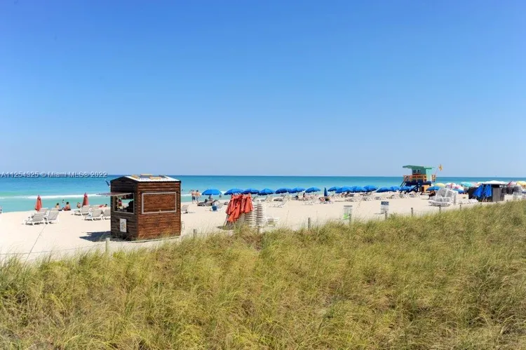 La Tour #PH2602 image #31