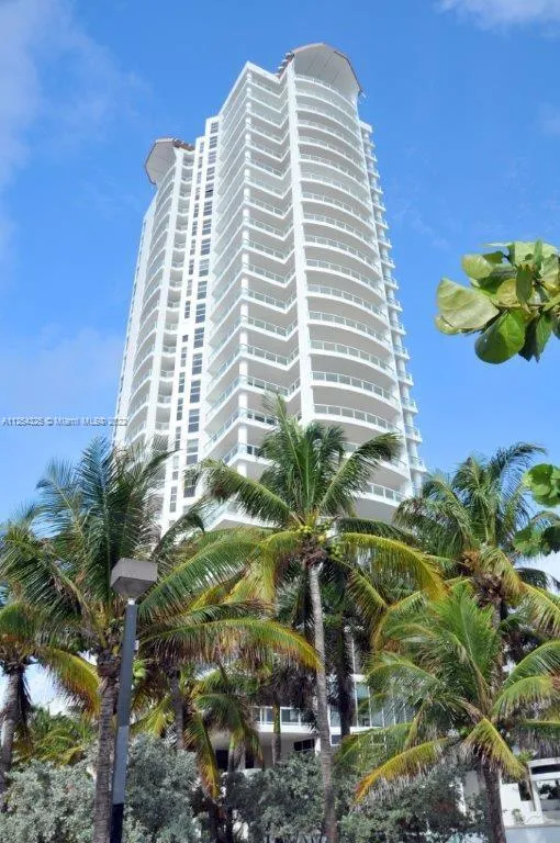 La Tour #PH2602 image #34