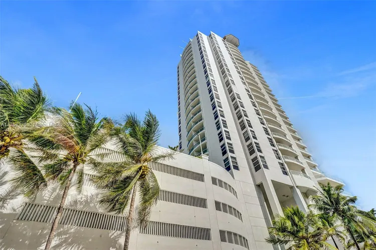 La Tour #PH2602 image #37