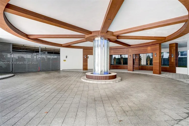 La Tour #PH2602 image #39