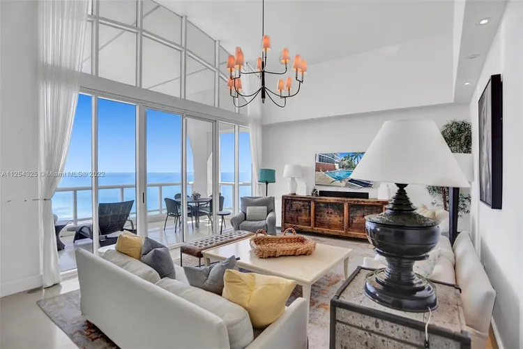 La Tour #PH2602 image #43