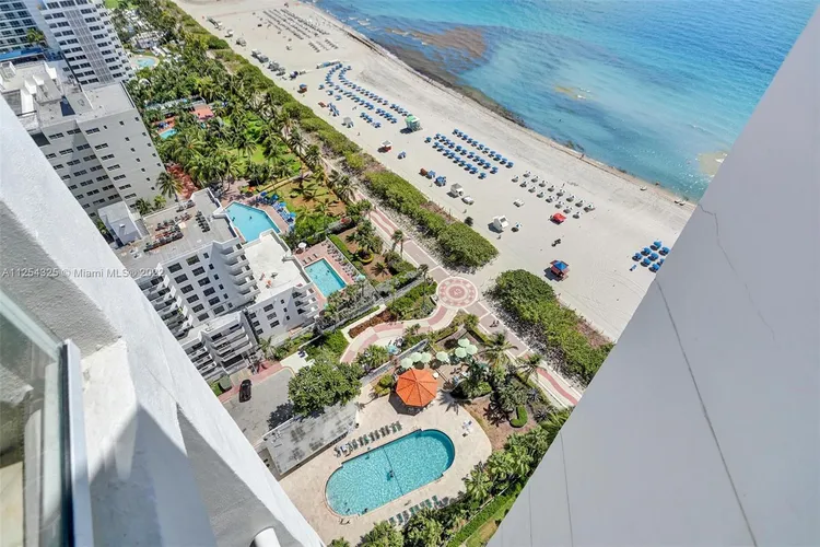 La Tour #PH2602 image #46