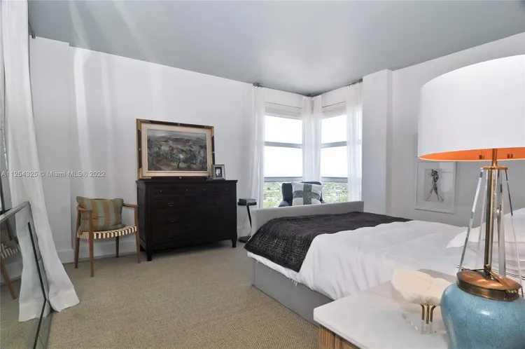 La Tour #PH2602 image #6