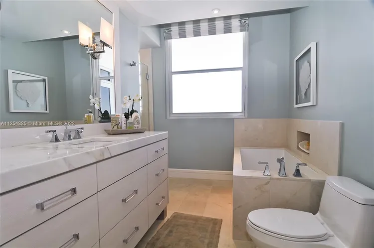 La Tour #PH2602 image #7