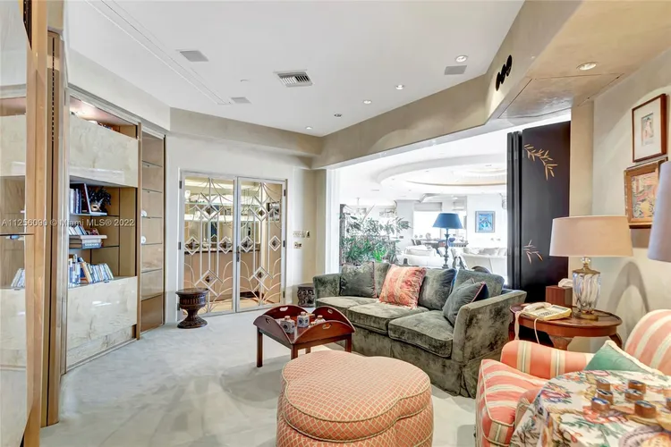 One Island Place #2901 image #14