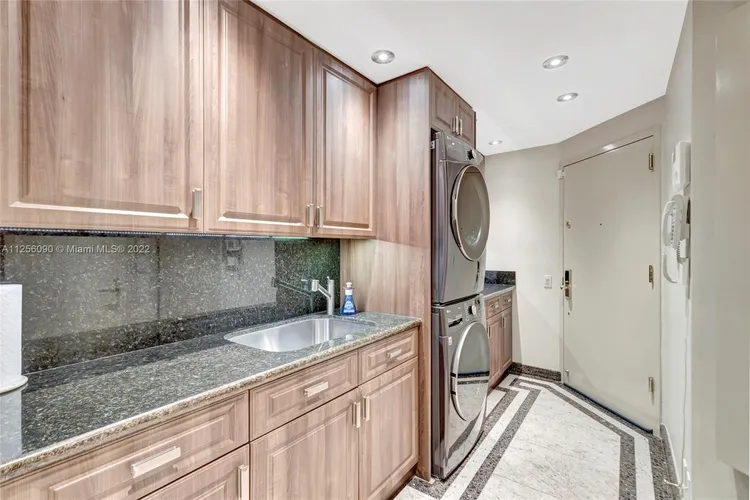 One Island Place #2901 image #56