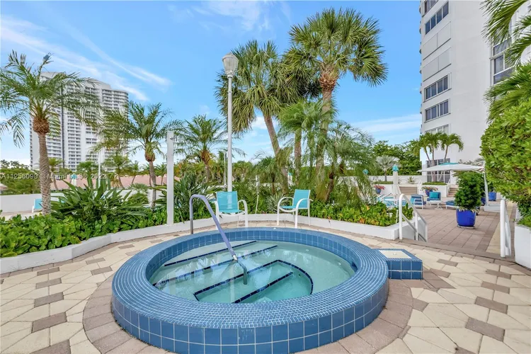 One Island Place #2901 image #93