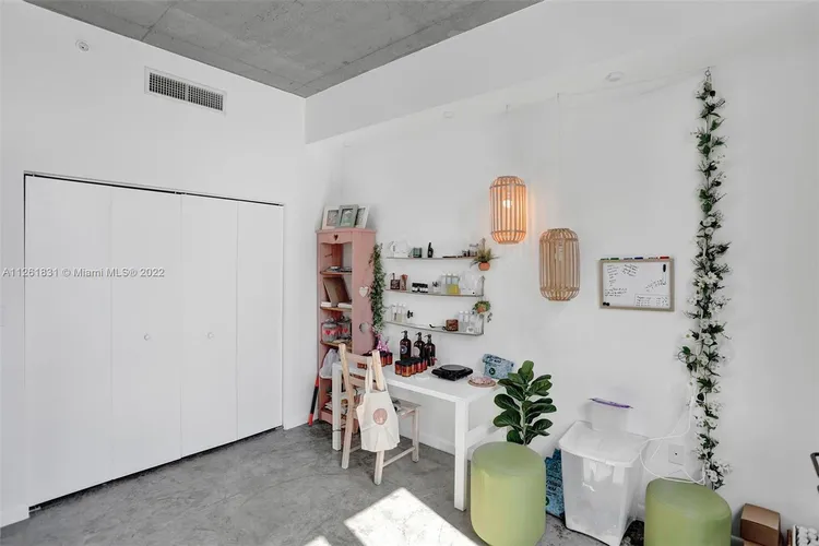 Loft Downtown II #2002 image #17